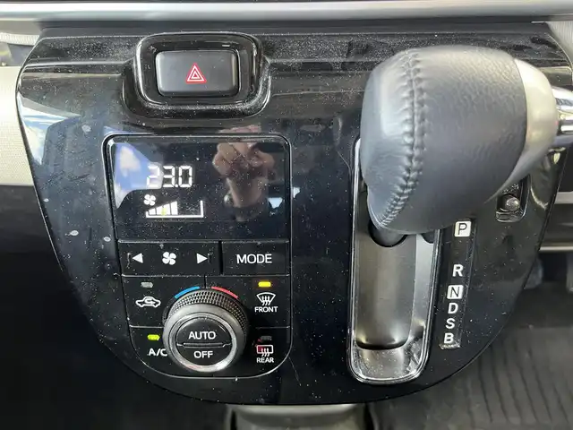 ダイハツ ムーヴ キャンバス G ブラックインテリア VS SAⅢ 高知県 2021(令3)年 2.6万km スムースグレーマイカメタリック/ブラックマイカメタリック 2トーン ディスプレイオーディオ/Bluetooth接続/ETC/Apple Car Play/Android Auto/ドライブレコーダー/全方位カメラ/AAC/社外フロアマット/両側パワースライドドア/シートヒーター/コーナーセンサー/オートLEDヘッドライト/オートマチックハイビーム/AM/FM/横滑り防止装置/盗難防止装置/衝突被害軽減システム/運転席＋助手席＋サイドエアバッグ