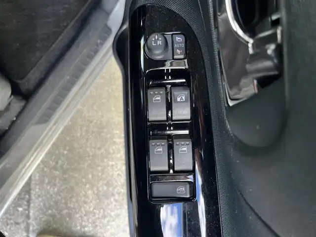 ダイハツ ムーヴ キャンバス G ブラックインテリア VS SAⅢ 高知県 2021(令3)年 2.6万km スムースグレーマイカメタリック/ブラックマイカメタリック 2トーン ディスプレイオーディオ/Bluetooth接続/ETC/Apple Car Play/Android Auto/ドライブレコーダー/全方位カメラ/AAC/社外フロアマット/両側パワースライドドア/シートヒーター/コーナーセンサー/オートLEDヘッドライト/オートマチックハイビーム/AM/FM/横滑り防止装置/盗難防止装置/衝突被害軽減システム/運転席＋助手席＋サイドエアバッグ