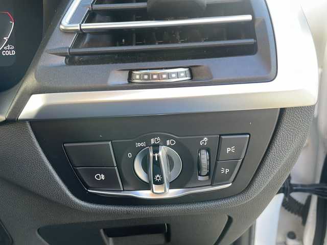 ＢＭＷ Ｘ３ xDrive20d Mスポーツ 東京都 2022(令4)年 1.7万km ミネラルホワイト ワンオーナー/純正メモリーナビ/フルセグ/全方位カメラ/サンルーフ/追従式クルーズコントロール/レーンキープアシスト/レザーシート/前関パワーシート/全席シートヒーター/ステアリングヒーター/オートマチックハイビーム/パワーバックドア/ブラインドスポットモニター/コーナーセンサー/新車時保証書/取扱説明書