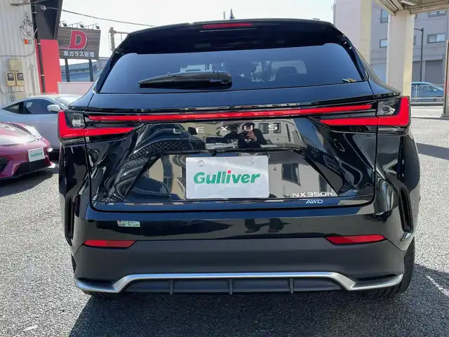 レクサス ＮＸ 350h Fスポーツ 神奈川県 2023(令5)年 1.3万km グラファイトブラックガラスフレーク ワンオーナー/パノラマルーフ/白/黒革シート/純正メモリーナビ・地デジTV/純正USB/BT/Miracast再生/パノラマモニター/ビルトインETC2.0/純正20インチAW/オレンジキャリパー/LEDライト/LEDフォグ/パワーバックドア/ルーフレール/レクサスセーフティシステム+/レーダークルーズコントロール/PCS/LDA/BSM/CTA/PKSB/RSA/コーナーセンサー/オートハイビーム/HUD/前席パワーシート/シートヒーター・エアシート/ステアリングヒーター/パドルシフト/AC100V/プッシュスタート/スマートキー×2・カードキー×1/R5/6/7年ディーラー整備記録/保証書・ユーザーガイドあり