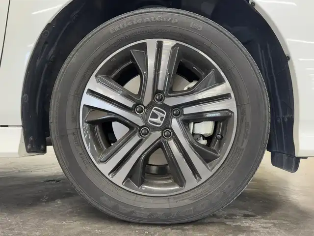 ホンダ ステップワゴン スパーダ eHEV G EXホンダS 三重県 2020(令2)年 2.7万km プラチナホワイトパール ハイブリッド/FF/インパネCVT/純正 9インチナビ VXM-207VFNi/（FM/AM/CD/DVD/TV/SD/Music Rack/USB/iPod/Bluetooth/HDMI/CarPlay）/バックカメラ/両側パワースライドドア/ドライブレコーダー 前後（前方のみナビ連動）/ビルトイン ETC2.0/Honda SENSING/・衝突軽減ブレーキ［CMBS］/・車線維持支援システム［LKAS］/・アダプティブクルーズコントロール［ACC］/・路外逸脱抑制機能/・標識認識機能/・先行車発進お知らせ機能/・パーキングセンサーシステム/装備/・ハーフレザーシート/・シートヒーター（D/N）/・トリプルゾーン・フルオートエアコン（左右＆後席）/・電子パーキングブレーキ＋ブレーキホールド機能/・オートライト/・LED ヘッドライト＋フロントフォグライト/・ステアリングスイッチ/・プッシュスタート/・純正16inAW/・取/ナビ取/・スマートキーx1