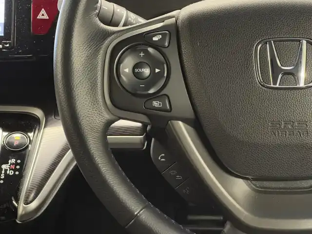 ホンダ ステップワゴン スパーダ eHEV G EXホンダS 三重県 2020(令2)年 2.7万km プラチナホワイトパール ハイブリッド/FF/インパネCVT/純正 9インチナビ VXM-207VFNi/（FM/AM/CD/DVD/TV/SD/Music Rack/USB/iPod/Bluetooth/HDMI/CarPlay）/バックカメラ/両側パワースライドドア/ドライブレコーダー 前後（前方のみナビ連動）/ビルトイン ETC2.0/Honda SENSING/・衝突軽減ブレーキ［CMBS］/・車線維持支援システム［LKAS］/・アダプティブクルーズコントロール［ACC］/・路外逸脱抑制機能/・標識認識機能/・先行車発進お知らせ機能/・パーキングセンサーシステム/装備/・ハーフレザーシート/・シートヒーター（D/N）/・トリプルゾーン・フルオートエアコン（左右＆後席）/・電子パーキングブレーキ＋ブレーキホールド機能/・オートライト/・LED ヘッドライト＋フロントフォグライト/・ステアリングスイッチ/・プッシュスタート/・純正16inAW/・取/ナビ取/・スマートキーx1