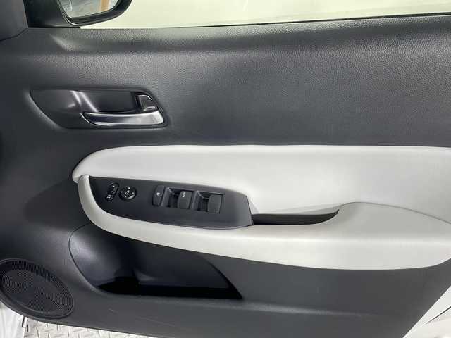 ホンダ フィット e:HEVホーム 沖縄県 2020(令2)年 2.7万km プラチナホワイトパール 禁煙車/県外仕入れ/ワンオーナー/8インチ純正ナビ/【CD/DVD/フルセグTV/BT】/バックカメラ/前後ドライブレコーダー/衝突被害軽減システム/前後コーナーセンサー/レーンキープアシスト/レーダークルーズコントロール/オートハイビーム/LEDヘッドライト/ハーフレザーシート/スマートキー
