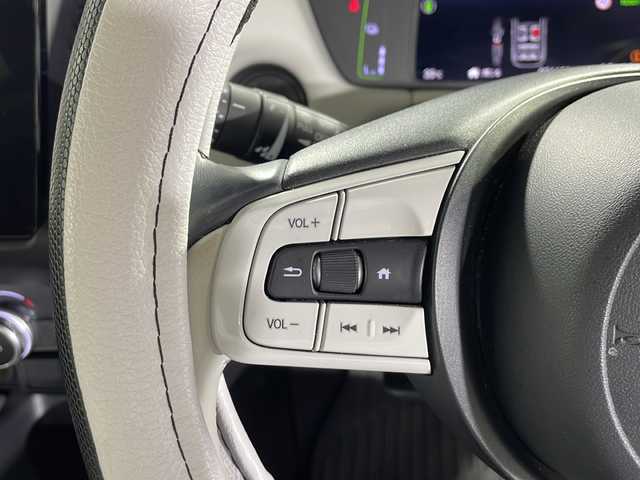 ホンダ フィット e:HEVホーム 沖縄県 2020(令2)年 2.7万km プラチナホワイトパール 禁煙車/県外仕入れ/ワンオーナー/8インチ純正ナビ/【CD/DVD/フルセグTV/BT】/バックカメラ/前後ドライブレコーダー/衝突被害軽減システム/前後コーナーセンサー/レーンキープアシスト/レーダークルーズコントロール/オートハイビーム/LEDヘッドライト/ハーフレザーシート/スマートキー