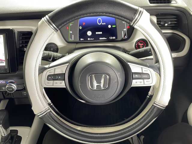 ホンダ フィット e:HEVホーム 沖縄県 2020(令2)年 2.7万km プラチナホワイトパール 禁煙車/県外仕入れ/ワンオーナー/8インチ純正ナビ/【CD/DVD/フルセグTV/BT】/バックカメラ/前後ドライブレコーダー/衝突被害軽減システム/前後コーナーセンサー/レーンキープアシスト/レーダークルーズコントロール/オートハイビーム/LEDヘッドライト/ハーフレザーシート/スマートキー
