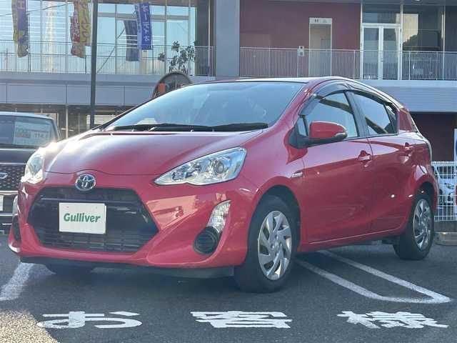 トヨタ アクア G ブラックソフトレザーセレ 長崎県 2015(平27)年 6.7万km スーパーレッドⅤ ワンオーナー/取扱説明書/純正SDナビ(AM/FM/BTフルセグTV)/プッシュスタート/スマートキー/ETC/ステアリングスイッチ/革巻きステアリング/追従無しクルーズコントロール/ドライブモードセレクト/前席シートヒーター/手動光軸調整ダイヤル/オートライト/電格ミラー/ドアバイザー/純正フロアマット/ABS/VSC/イモビライザーシステム/車両接近通報/SRSダブルエアバッグ/ISOFIX/ナノイー