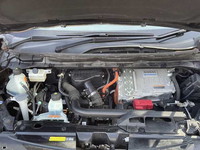 日産 セレナ e－パワー ハイウェイスター V 山口県 2020(令2)年 4.3万km ダイヤモンドブラック 純正メモリナビ【MM519DーL】/Bluetooth接続/アラウンドビューモニター/フルセグTV/ビルトインETC/ドライブレコーダー/USB入力端子/純正フロアマット/運転支援システム/・プロパイロット/・側方支援/・後側支援/・エマージェンシーブレーキ/・速度標識表示/・道路標識表示/・駐車支援/・ふらつき警報/・走行時間/・凍結注意/両側パワースライドドア/純正16インチアルミホイール/純正LEDライト/フォグライト/コーナーセンサー/保証書/取扱説明書/電動パーキングブレーキ/オートホールド機能/フリップダウンモニター/HDMI端子