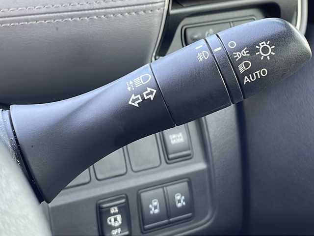 日産 セレナ e－パワー ハイウェイスター V 山口県 2020(令2)年 4.3万km ダイヤモンドブラック 純正メモリナビ【MM519DーL】/Bluetooth接続/アラウンドビューモニター/フルセグTV/ビルトインETC/ドライブレコーダー/USB入力端子/純正フロアマット/運転支援システム/・プロパイロット/・側方支援/・後側支援/・エマージェンシーブレーキ/・速度標識表示/・道路標識表示/・駐車支援/・ふらつき警報/・走行時間/・凍結注意/両側パワースライドドア/純正16インチアルミホイール/純正LEDライト/フォグライト/コーナーセンサー/保証書/取扱説明書/電動パーキングブレーキ/オートホールド機能/フリップダウンモニター/HDMI端子