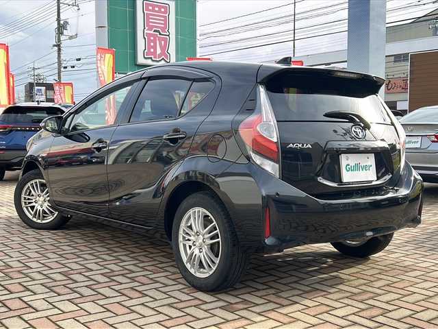 トヨタ アクア G ブラックソフトレザーセレ 鳥取県 2019(平31)年 4.9万km ブラックマイカ ワンオーナー/スマートキーx２個/ソフトレザーシート/ホワイトレザーインパネ/プリクラッシュセーフティ/レーンデパーチャー/クルーズコントロール/オートハイビーム/クリアランスソナー/純正メモリナビ/フルセグ・Bluetooth/バックカメラ/前席シートヒーター/nano-eエアコン/液晶メーターパネル/オートライト/オートリトラクトミラー/革巻ステアリング/ビルトインETC/保証書・取説