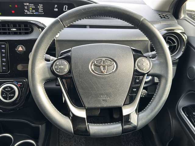 トヨタ アクア G ブラックソフトレザーセレ 鳥取県 2019(平31)年 4.9万km ブラックマイカ ワンオーナー/スマートキーx２個/ソフトレザーシート/ホワイトレザーインパネ/プリクラッシュセーフティ/レーンデパーチャー/クルーズコントロール/オートハイビーム/クリアランスソナー/純正メモリナビ/フルセグ・Bluetooth/バックカメラ/前席シートヒーター/nano-eエアコン/液晶メーターパネル/オートライト/オートリトラクトミラー/革巻ステアリング/ビルトインETC/保証書・取説