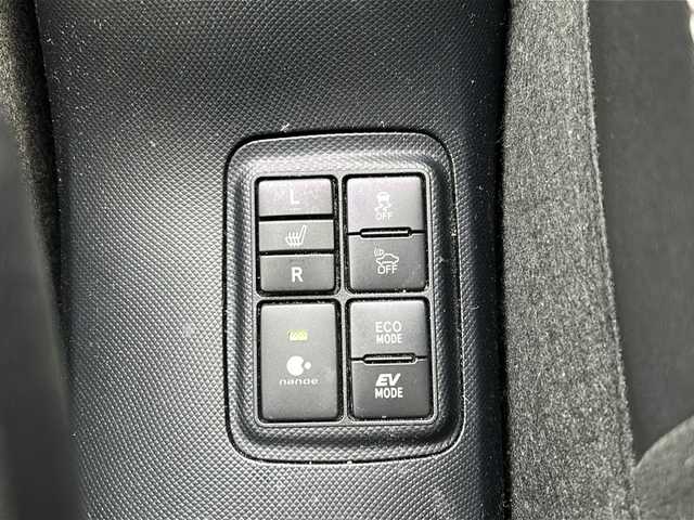 トヨタ アクア G ブラックソフトレザーセレ 鳥取県 2019(平31)年 4.9万km ブラックマイカ ワンオーナー/スマートキーx２個/ソフトレザーシート/ホワイトレザーインパネ/プリクラッシュセーフティ/レーンデパーチャー/クルーズコントロール/オートハイビーム/クリアランスソナー/純正メモリナビ/フルセグ・Bluetooth/バックカメラ/前席シートヒーター/nano-eエアコン/液晶メーターパネル/オートライト/オートリトラクトミラー/革巻ステアリング/ビルトインETC/保証書・取説