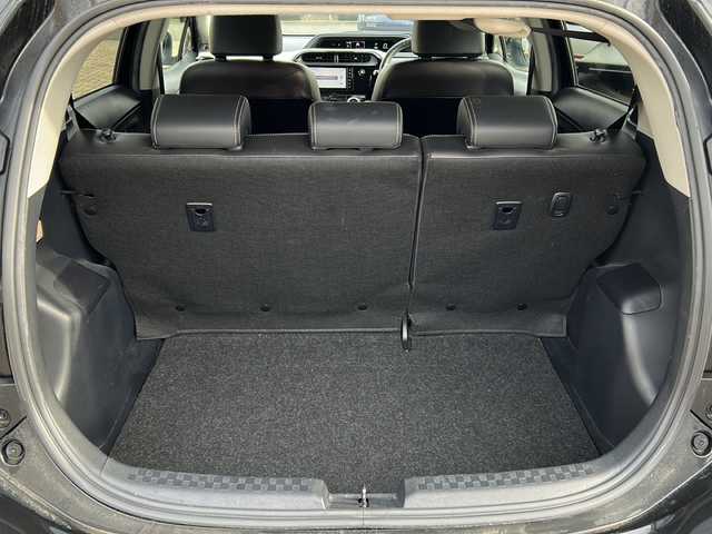 トヨタ アクア G ブラックソフトレザーセレ 鳥取県 2019(平31)年 4.9万km ブラックマイカ ワンオーナー/スマートキーx２個/ソフトレザーシート/ホワイトレザーインパネ/プリクラッシュセーフティ/レーンデパーチャー/クルーズコントロール/オートハイビーム/クリアランスソナー/純正メモリナビ/フルセグ・Bluetooth/バックカメラ/前席シートヒーター/nano-eエアコン/液晶メーターパネル/オートライト/オートリトラクトミラー/革巻ステアリング/ビルトインETC/保証書・取説