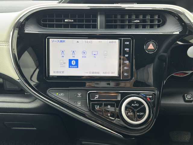 トヨタ アクア G ブラックソフトレザーセレ 鳥取県 2019(平31)年 4.9万km ブラックマイカ ワンオーナー/スマートキーx２個/ソフトレザーシート/ホワイトレザーインパネ/プリクラッシュセーフティ/レーンデパーチャー/クルーズコントロール/オートハイビーム/クリアランスソナー/純正メモリナビ/フルセグ・Bluetooth/バックカメラ/前席シートヒーター/nano-eエアコン/液晶メーターパネル/オートライト/オートリトラクトミラー/革巻ステアリング/ビルトインETC/保証書・取説