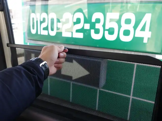 ダイハツ タント カスタム RS スマートセレ SA 静岡県 2014(平26)年 6.5万km パールホワイトⅢ 禁煙車/スマートアシスト/　衝突軽減ブレーキ/　誤発進抑制機能/　先行車お知らせ機能/車検R9年7月24日まで/純正オプションナビ（NSZP-W640D）/　　CD/DVD/BT/ワンセグTV/HDMI/バックカメラ/両側パワースライドドア/社外ETC/ecoIDLE/ステアリングスイッチ/オートライト/LEDヘッドライト/オートライト/フォグランプ/純正フロアマット/取扱説明書/保証書