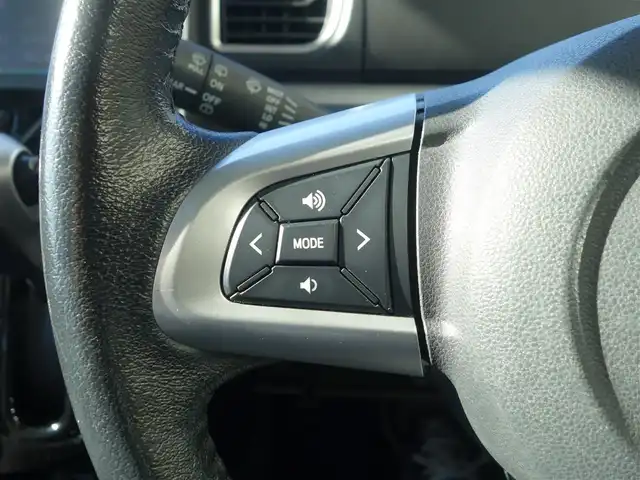 ダイハツ タント カスタム RS スマートセレ SA 静岡県 2014(平26)年 6.5万km パールホワイトⅢ 禁煙車/スマートアシスト/　衝突軽減ブレーキ/　誤発進抑制機能/　先行車お知らせ機能/車検R9年7月24日まで/純正オプションナビ（NSZP-W640D）/　　CD/DVD/BT/ワンセグTV/HDMI/バックカメラ/両側パワースライドドア/社外ETC/ecoIDLE/ステアリングスイッチ/オートライト/LEDヘッドライト/オートライト/フォグランプ/純正フロアマット/取扱説明書/保証書