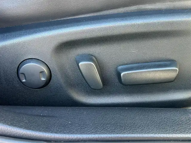 トヨタ クラウン ハイブリッド アスリートG 静岡県 2018(平30)年 5.7万km ホワイトパールクリスタルシャイン サンルーフ/トヨタセーフティーセンス/・プリクラッシュセーフティシステム/・レーンディパーチャーアラート/・アダプティブハイビームシステム/・オートマチックハイビーム/・レーダークルーズコントロール/純正8インチナビ/FM/AM/CD/DVD/Blue-ray/Bluetooth/ブラインドスポットモニター/ハンドルヒーター/レザーシート/前席シートヒーター/前席エアシート/バックカメラ/純正17AW/ビルトインETC2.0