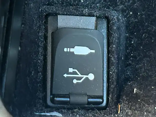 トヨタ クラウン ハイブリッド アスリートG 静岡県 2018(平30)年 5.7万km ホワイトパールクリスタルシャイン サンルーフ/トヨタセーフティーセンス/・プリクラッシュセーフティシステム/・レーンディパーチャーアラート/・アダプティブハイビームシステム/・オートマチックハイビーム/・レーダークルーズコントロール/純正8インチナビ/FM/AM/CD/DVD/Blue-ray/Bluetooth/ブラインドスポットモニター/ハンドルヒーター/レザーシート/前席シートヒーター/前席エアシート/バックカメラ/純正17AW/ビルトインETC2.0