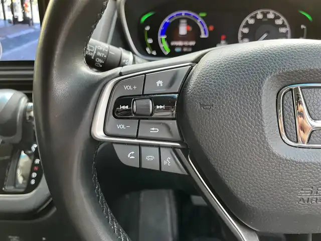 ホンダ オデッセイ ハイブリッド e:HEVアブソルート EX 滋賀県 2021(令3)年 1.6万km プレミアムヴィーナスブラックP 禁煙車/純正ナビ/（CD/DVD/SD/Bluetooth/フルセグTV）/全方位カメラ/純正フリップダウンモニター/ビルトインETC/前後ドライブレコーダー/両側電動スライドドア/パワーバックドア/路外逸脱抑制機能/レーンキープアシストシステム/ブラインドスポットモニター/衝突被害軽減ブレーキ/クリアランスソナー/標識認識機能/電動パーキングブレーキ/オートホールドブレーキ/革巻きステアリング/アダプティブクルーズコントロール/ステアリングリモコン/ハーフレザーシート/前席シートヒーター/前席パワーシート/LEDヘッドライト/フォグランプ/オートヘッドライト/カーテンエアバッグ