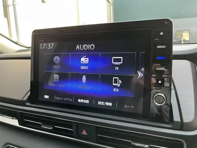 ホンダ オデッセイ ハイブリッド e:HEVアブソルート EX 滋賀県 2021(令3)年 1.6万km プレミアムヴィーナスブラックP 禁煙車/純正ナビ/（CD/DVD/SD/Bluetooth/フルセグTV）/全方位カメラ/純正フリップダウンモニター/ビルトインETC/前後ドライブレコーダー/両側電動スライドドア/パワーバックドア/路外逸脱抑制機能/レーンキープアシストシステム/ブラインドスポットモニター/衝突被害軽減ブレーキ/クリアランスソナー/標識認識機能/電動パーキングブレーキ/オートホールドブレーキ/革巻きステアリング/アダプティブクルーズコントロール/ステアリングリモコン/ハーフレザーシート/前席シートヒーター/前席パワーシート/LEDヘッドライト/フォグランプ/オートヘッドライト/カーテンエアバッグ