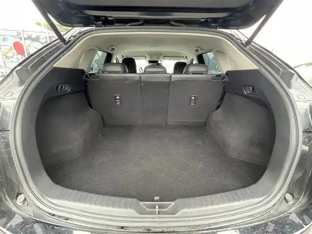 マツダ ＣＸ－５ XD Lパッケージ 滋賀県 2017(平29)年 12.1万km ジェットブラックマイカ 禁煙車/８インチマツダコネクトナビ（Ｂｌｕｅｔｏｏｔｈ／フルセグ／ＤＶＤ／ＵＳＢ）/クルーズコントロール/ビルトインＥＴＣ/コーナーセンサー/シートヒーター/ハンドルヒーター/Ｂｏｓｅサウンドシステム/電動リアゲート/レーンキープアシスト/ブレーキホールド/電動パーキングブレーキ/バック、サイドカメラ