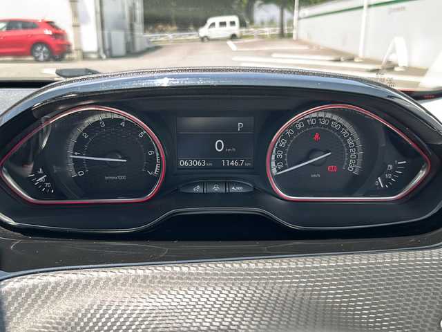 プジョー ２００８ GTライン 東京都 2016(平28)年 6.3万km ルージュトルマリン 社外フルセグナビ（CNZU510DXA）/（Bluetooth/USB/iPod/AUX）/ドライブレコーダー（前後）/純正フロアマット/純正17インチアルミホイール/ルーフレール/コーナーセンサー（後ろのみ）/横滑り防止装置/レーンアシスト/ダウンヒルアシストコントロール/リモコンキー/スペアキー１本/保証書/取説書