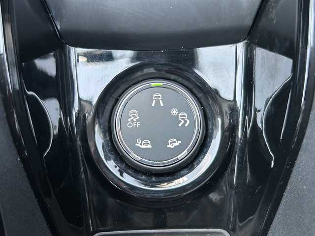 プジョー ２００８ GTライン 東京都 2016(平28)年 6.3万km ルージュトルマリン 社外フルセグナビ（CNZU510DXA）/（Bluetooth/USB/iPod/AUX）/ドライブレコーダー（前後）/純正フロアマット/純正17インチアルミホイール/ルーフレール/コーナーセンサー（後ろのみ）/横滑り防止装置/レーンアシスト/ダウンヒルアシストコントロール/リモコンキー/スペアキー１本/保証書/取説書