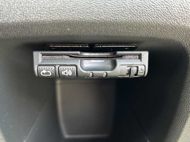 プジョー ２００８ GTライン 東京都 2016(平28)年 6.3万km ルージュトルマリン 社外フルセグナビ（CNZU510DXA）/（Bluetooth/USB/iPod/AUX）/ドライブレコーダー（前後）/純正フロアマット/純正17インチアルミホイール/ルーフレール/コーナーセンサー（後ろのみ）/横滑り防止装置/レーンアシスト/ダウンヒルアシストコントロール/リモコンキー/スペアキー１本/保証書/取説書
