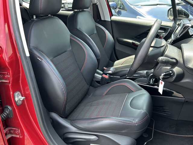 プジョー ２００８ GTライン 東京都 2016(平28)年 6.3万km ルージュトルマリン 社外フルセグナビ（CNZU510DXA）/（Bluetooth/USB/iPod/AUX）/ドライブレコーダー（前後）/純正フロアマット/純正17インチアルミホイール/ルーフレール/コーナーセンサー（後ろのみ）/横滑り防止装置/レーンアシスト/ダウンヒルアシストコントロール/リモコンキー/スペアキー１本/保証書/取説書