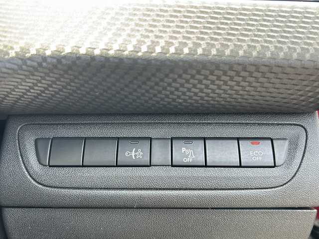 プジョー ２００８ GTライン 東京都 2016(平28)年 6.3万km ルージュトルマリン 社外フルセグナビ（CNZU510DXA）/（Bluetooth/USB/iPod/AUX）/ドライブレコーダー（前後）/純正フロアマット/純正17インチアルミホイール/ルーフレール/コーナーセンサー（後ろのみ）/横滑り防止装置/レーンアシスト/ダウンヒルアシストコントロール/リモコンキー/スペアキー１本/保証書/取説書