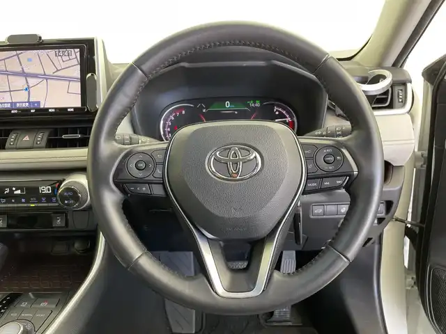 トヨタ ＲＡＶ４ G Zパッケージ 愛知県 2020(令2)年 6.1万km ホワイトパールクリスタルシャイン 純正ナビ/・フルセグ/・Ｂｌｕｅｔｏｏｔｈ/・ＤＶＤ/・ＨＤＭＩ/デジタルインナーミラー/前席シートヒーター/ステアリングヒーター/バックカメラ/クルコン/衝突軽減ブレーキ/ブラインドスポットモニター/コーナーセンサー/車線逸脱警告/標識認識機能/RKSB/RCTA/電動リアゲート/スマートキー/オートライト/オートハイビーム