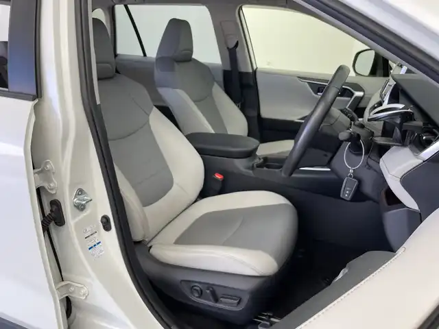 トヨタ ＲＡＶ４ G Zパッケージ 愛知県 2020(令2)年 6.1万km ホワイトパールクリスタルシャイン 純正ナビ/・フルセグ/・Ｂｌｕｅｔｏｏｔｈ/・ＤＶＤ/・ＨＤＭＩ/デジタルインナーミラー/前席シートヒーター/ステアリングヒーター/バックカメラ/クルコン/衝突軽減ブレーキ/ブラインドスポットモニター/コーナーセンサー/車線逸脱警告/標識認識機能/RKSB/RCTA/電動リアゲート/スマートキー/オートライト/オートハイビーム