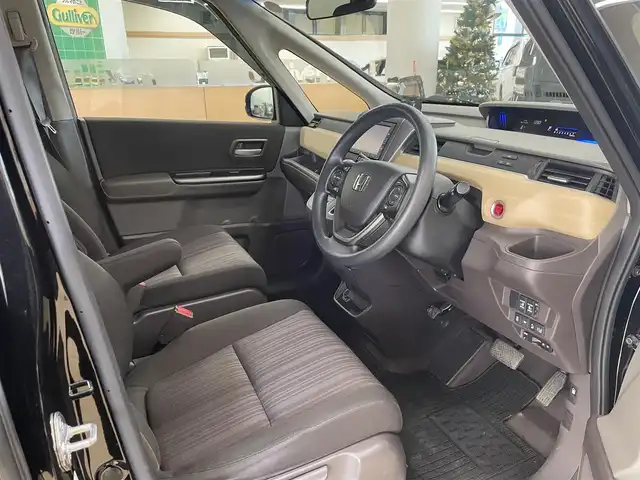 ホンダ フリード G ホンダセンシング 道央・札幌 2018(平30)年 4.1万km クリスタルブラックパール ・4WD/・純正ナビ/CD/SD/BT/・バックカメラ/・両側パワースライドドア/・ホンダセンシング/・CMBS/・アダプティブクルーズコントロール/・先行車発進お知らせ/・路外逸脱抑制システム/・レーンキープアシスト/・標識認識機能/・横滑り防止/・ワイパーデアイサー/・ビルトインETC/・LEDヘッドライト/・アイドリングストップ/・前席シートヒーター/・プッシュスタート/・スマートキー/・ドアバイザー/・電格ミラー/・ミラーヒーター/・夏タイヤ15インチホイル積込