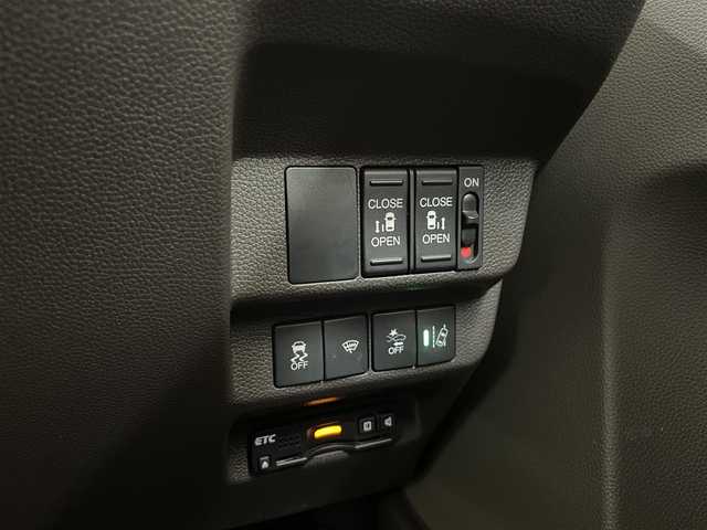 ホンダ フリード G ホンダセンシング 道東・釧路十勝 2018(平30)年 4.1万km クリスタルブラックパール ・4WD/・純正ナビ/CD/SD/BT/・バックカメラ/・両側パワースライドドア/・純正エンジンスターター/・ホンダセンシング/・CMBS/・アダプティブクルーズコントロール/・先行車発進お知らせ/・路外逸脱抑制システム/・レーンキープアシスト/・標識認識機能/・横滑り防止/・ワイパーデアイサー/・ビルトインETC/・LEDヘッドライト/・アイドリングストップ/・前席シートヒーター/・プッシュスタート/・スマートキー/・ドアバイザー/・電格ミラー/・ミラーヒーター/・夏タイヤ15インチホイル積込