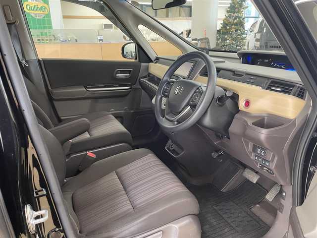 ホンダ フリード G ホンダセンシング 道東・釧路十勝 2018(平30)年 4.1万km クリスタルブラックパール ・4WD/・純正ナビ/CD/SD/BT/・バックカメラ/・両側パワースライドドア/・純正エンジンスターター/・ホンダセンシング/・CMBS/・アダプティブクルーズコントロール/・先行車発進お知らせ/・路外逸脱抑制システム/・レーンキープアシスト/・標識認識機能/・横滑り防止/・ワイパーデアイサー/・ビルトインETC/・LEDヘッドライト/・アイドリングストップ/・前席シートヒーター/・プッシュスタート/・スマートキー/・ドアバイザー/・電格ミラー/・ミラーヒーター/・夏タイヤ15インチホイル積込