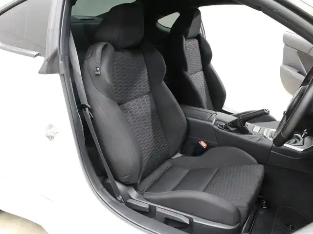 トヨタ ＧＲ８６ SZ 三重県 2023(令5)年 1.7万km クリスタルホワイトパール KENWOOD 9インチメモリナビ・地デジTV/・DVD/CD/・Bluetooth/バックカメラ/コムテック前後ドライブレコーダー/クルーズコントロール/ETC/純正17インチ5本V字スポーク切削光輝ブラック塗装アルミホイール/シルバー加飾付フルLEDヘッドランプ/・オートライト/プッシュエンジンスタート/スマートキー×2