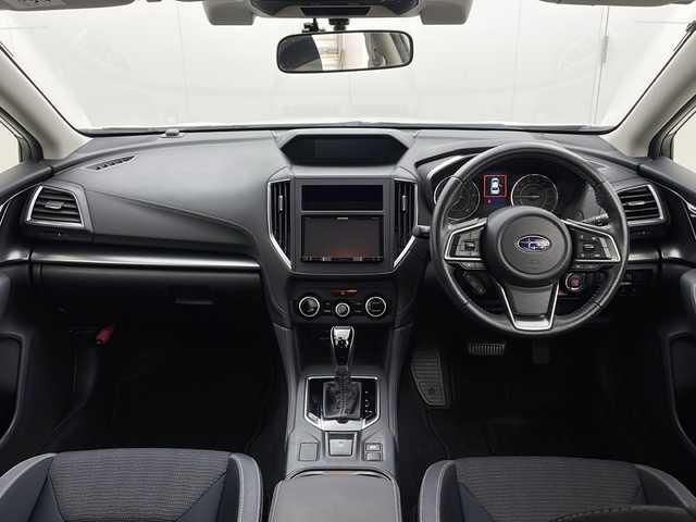 スバル インプレッサ Ｇ４ 2．0i－L アイサイト 茨城県 2017(平29)年 3.7万km クリスタルホワイトP 社外ナビ/フルセグTV/ETC/パドルシフト/追従クルーズコントロール/フロントフォグ/純正17インチアルミホイール/横滑り防止装置/ダウンヒルアシストコントロール/衝突軽減ブレーキ