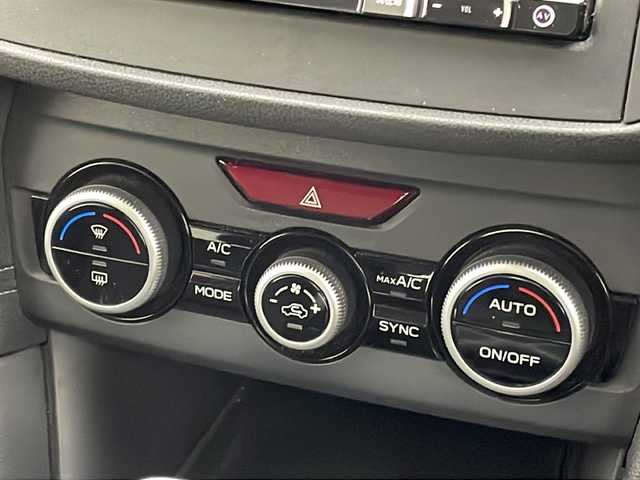 スバル インプレッサ Ｇ４ 2．0i－L アイサイト 茨城県 2017(平29)年 3.7万km クリスタルホワイトP 社外ナビ/フルセグTV/ETC/パドルシフト/追従クルーズコントロール/フロントフォグ/純正17インチアルミホイール/横滑り防止装置/ダウンヒルアシストコントロール/衝突軽減ブレーキ