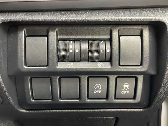 スバル インプレッサ Ｇ４ 2．0i－L アイサイト 茨城県 2017(平29)年 3.7万km クリスタルホワイトP 社外ナビ/フルセグTV/ETC/パドルシフト/追従クルーズコントロール/フロントフォグ/純正17インチアルミホイール/横滑り防止装置/ダウンヒルアシストコントロール/衝突軽減ブレーキ