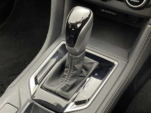 スバル インプレッサ Ｇ４ 2．0i－L アイサイト 茨城県 2017(平29)年 3.7万km クリスタルホワイトP 社外ナビ/フルセグTV/ETC/パドルシフト/追従クルーズコントロール/フロントフォグ/純正17インチアルミホイール/横滑り防止装置/ダウンヒルアシストコントロール/衝突軽減ブレーキ