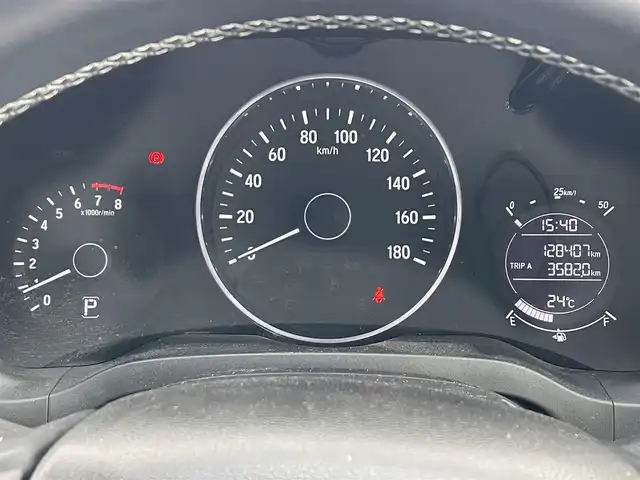 ホンダ ヴェゼル S 滋賀県 2014(平26)年 12.9万km ホワイトオーキッドパール ワンオーナー/社外ナビ/・CD/DVD/革巻きステアリング/ステアリングリモコン/パドルシフト/前後ドライブレコーダー/ETC/クルーズコントロール/前席シートヒーター/ハーフレザーシート/レーダー探知機/無限フロアマット/LEDオートライト/フォグライト/シティブレーキアクティブシステム/シートリフター/電動格納ミラー/スマートキー/スペアキー