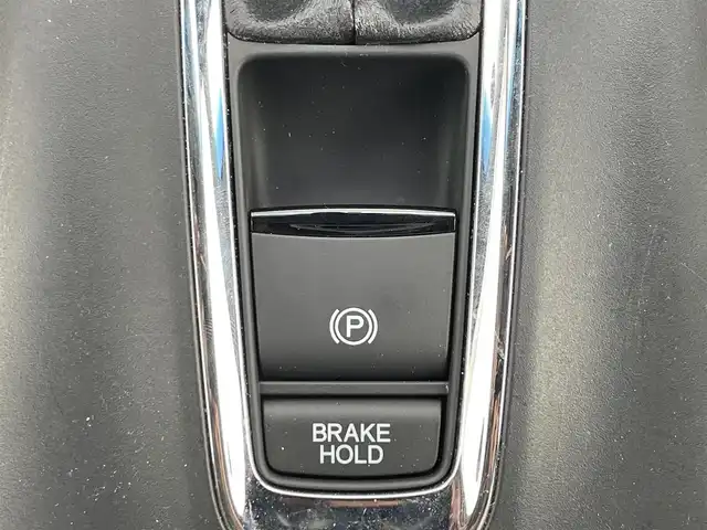 ホンダ ヴェゼル S 滋賀県 2014(平26)年 12.9万km ホワイトオーキッドパール ワンオーナー/社外ナビ/・CD/DVD/革巻きステアリング/ステアリングリモコン/パドルシフト/前後ドライブレコーダー/ETC/クルーズコントロール/前席シートヒーター/ハーフレザーシート/レーダー探知機/無限フロアマット/LEDオートライト/フォグライト/シティブレーキアクティブシステム/シートリフター/電動格納ミラー/スマートキー/スペアキー