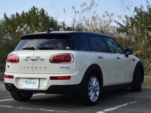 ＭＩＮＩ ミニ クラブマン クーパーD 滋賀県 2019(平31)年 5.3万km ペッパー・ホワイト 純正ナビ/　AM/FMラジオ/BTオーディオ/バックカメラ/純正17インチアルミ/純正LEDヘッドライト/純正LEDフォグランプ/純正フロアマット/革巻きステアリング/ステアリングスイッチ/アイドリングストップ/オートライト/電動格納ミラー/ETC/保証書/取扱説明書