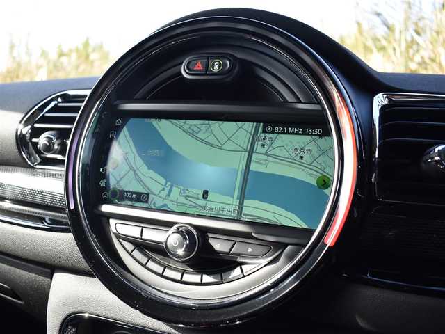 ＭＩＮＩ ミニ クラブマン クーパーD 滋賀県 2019(平31)年 5.3万km ペッパー・ホワイト 純正ナビ/　AM/FMラジオ/BTオーディオ/バックカメラ/純正17インチアルミ/純正LEDヘッドライト/純正LEDフォグランプ/純正フロアマット/革巻きステアリング/ステアリングスイッチ/アイドリングストップ/オートライト/電動格納ミラー/ETC/保証書/取扱説明書