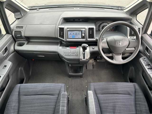 ホンダ ステップワゴン G Lパッケージ 岡山県 2011(平23)年 18.7万km クリスタルブラックパール 登録時走行距離186262km/純正ナビ/ワンセグTV(AM.FM.CD.DVD.TV)/両側パワースライドドア/バックカメラ/ETC/横滑り防止装置/アイドリングストップ/15インチ純正AW/純正フロアマット/イモビライザー/スマートキー/ドアバイザー/保証書/取扱説明書