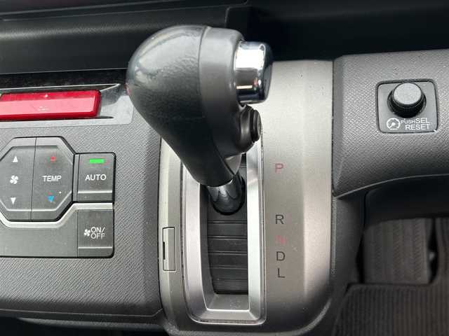 ホンダ ステップワゴン G Lパッケージ 岡山県 2011(平23)年 18.7万km クリスタルブラックパール 登録時走行距離186262km/純正ナビ/ワンセグTV(AM.FM.CD.DVD.TV)/両側パワースライドドア/バックカメラ/ETC/横滑り防止装置/アイドリングストップ/15インチ純正AW/純正フロアマット/イモビライザー/スマートキー/ドアバイザー/保証書/取扱説明書