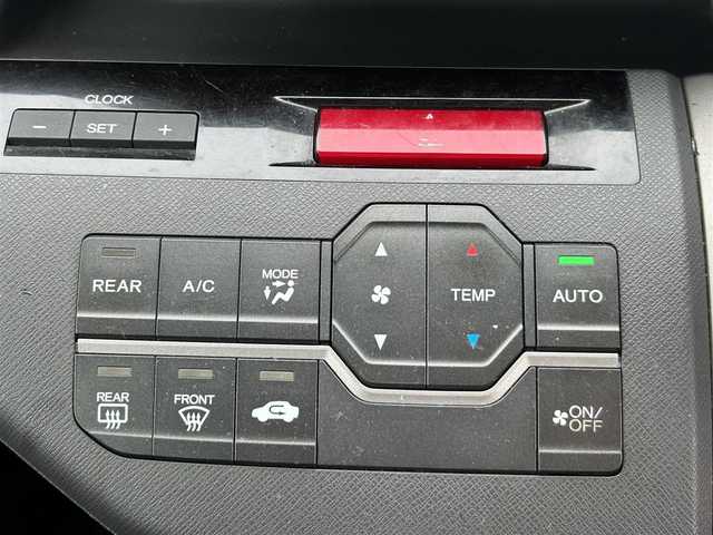 ホンダ ステップワゴン G Lパッケージ 岡山県 2011(平23)年 18.7万km クリスタルブラックパール 登録時走行距離186262km/純正ナビ/ワンセグTV(AM.FM.CD.DVD.TV)/両側パワースライドドア/バックカメラ/ETC/横滑り防止装置/アイドリングストップ/15インチ純正AW/純正フロアマット/イモビライザー/スマートキー/ドアバイザー/保証書/取扱説明書