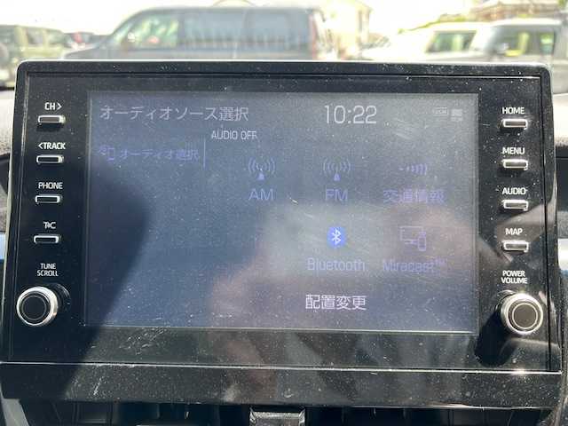 トヨタ カムリ G 大阪府 2023(令5)年 1.4万km プラチナホワイトパールマイカ ブラインドスポットモニター/純正9インチナビ(BT/USB)/バックカメラ/トヨタセーフティーセンス/LEDヘッドライト/オートライト/オートマチックハイビーム/ビルトインETC/パワーシート/純正フロアマット/純正アルミホイール/スペアキー(1本)/プッシュスタート