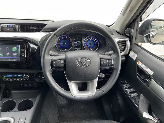 トヨタ ハイラックス Z 青森県 2019(令1)年 4.2万km アティチュードブラックマイカ 4WD/ターボ/寒冷地仕様/トヨタセーフティセンス/社外SDナビ/[FM/AM/CD/DVD/SD/USB/BT]/フルセグテレビ/バックカメラ/社外ドライブレコーダー/純正エンジンスターター/レーダークルーズコントロール/ETC/ステアリングスイッチ/LEDヘッドライト/フロントフォグ/バックフォグ/純正17インチAW付きサマータイヤ積込/純正フロアマット/ドアバイザー/電動格納ミラー/ミラーヒーター/保証書/取扱説明書