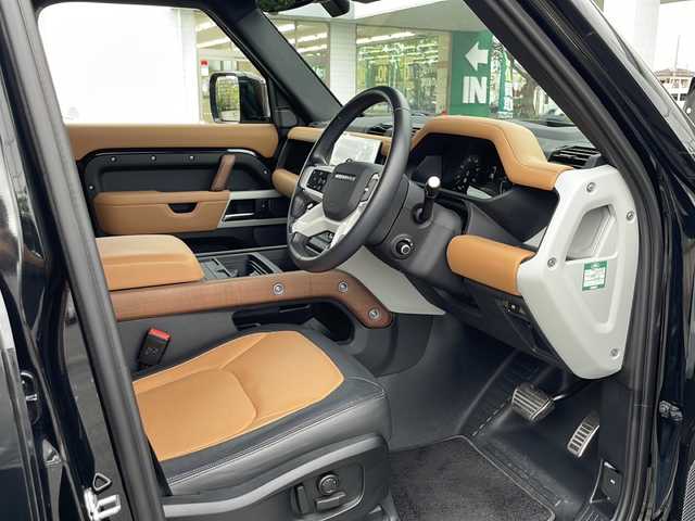 ランドローバー ランドローバー ディフェンダー 110XダイナミッHSE 兵庫県 2023(令5)年 0.8万km サントリーニブラック ワンオーナー/保証書・記録簿・取説・有/純正メモリーナビ・BT・Applecarplay・androidauto・FM・AM/バックカメラ/全周囲カメラ/前後ドライブレコーダー/ETC2.0/サンルーフ/追尾機能付きクルーズコントロール/車線逸脱防止支援システム/衝突被害軽減ブレーキ/メリディアンオーディオシステム/リアトラフィックモニター/オートマチックパーキングエイド/フィクスサイドステップ/ラゲッジラバーマット/スポーツペダル/プライバシーガラス/クラシックマッドフラップ/ヘッドアップディスプレイ/マトリックスLEDヘッドライト/エアサスペンションパック/エクステンデットブラックエクステリアパック/エボニーウィンザーレザーシート/ラフカットウォールナット/22インチスタイル5098/スペアホイールカバー/シートクーラー・シートヒーター/アイドリングストップ/ダウンヒルアシスト/プッシュスタート/スマートキー×2/純正オプションフロアマット