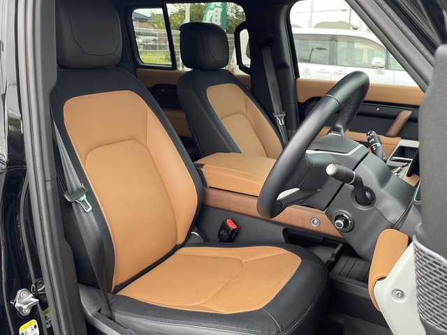 ランドローバー ランドローバー ディフェンダー 110XダイナミッHSE 兵庫県 2023(令5)年 0.8万km サントリーニブラック ワンオーナー/保証書・記録簿・取説・有/純正メモリーナビ・BT・Applecarplay・androidauto・FM・AM/バックカメラ/全周囲カメラ/前後ドライブレコーダー/ETC2.0/サンルーフ/追尾機能付きクルーズコントロール/車線逸脱防止支援システム/衝突被害軽減ブレーキ/メリディアンオーディオシステム/リアトラフィックモニター/オートマチックパーキングエイド/フィクスサイドステップ/ラゲッジラバーマット/スポーツペダル/プライバシーガラス/クラシックマッドフラップ/ヘッドアップディスプレイ/マトリックスLEDヘッドライト/エアサスペンションパック/エクステンデットブラックエクステリアパック/エボニーウィンザーレザーシート/ラフカットウォールナット/22インチスタイル5098/スペアホイールカバー/シートクーラー・シートヒーター/アイドリングストップ/ダウンヒルアシスト/プッシュスタート/スマートキー×2/純正オプションフロアマット